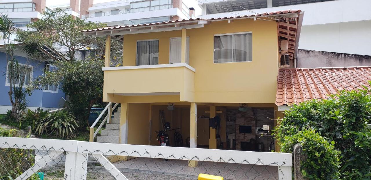 Casa De 2 Quartos No Centro De ボンビーニャス エクステリア 写真