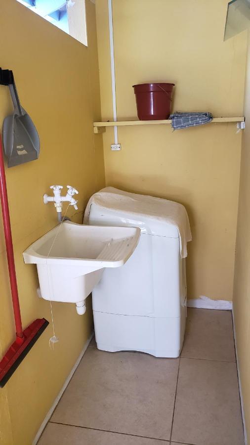 Casa De 2 Quartos No Centro De ボンビーニャス エクステリア 写真