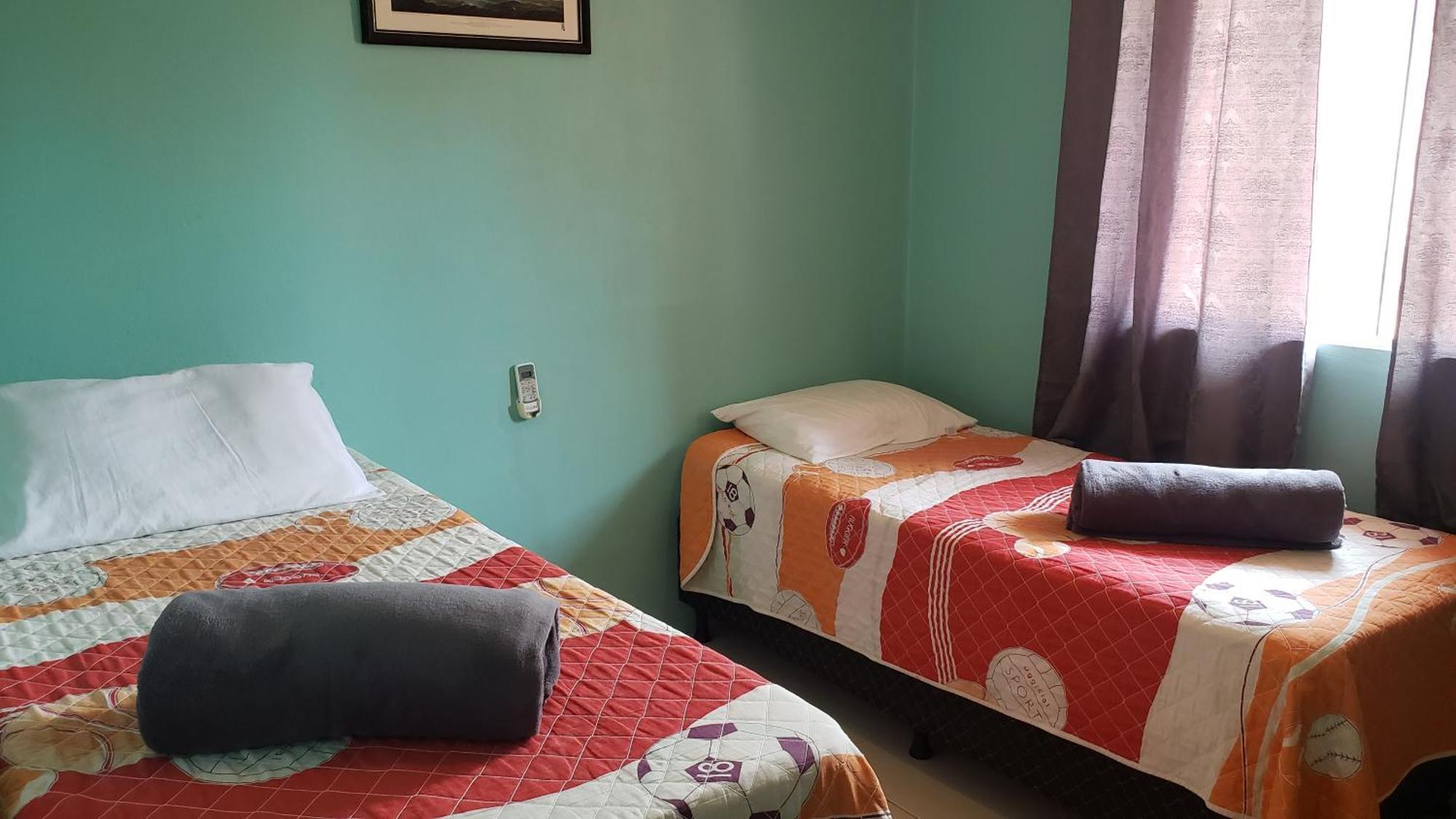 Casa De 2 Quartos No Centro De ボンビーニャス エクステリア 写真